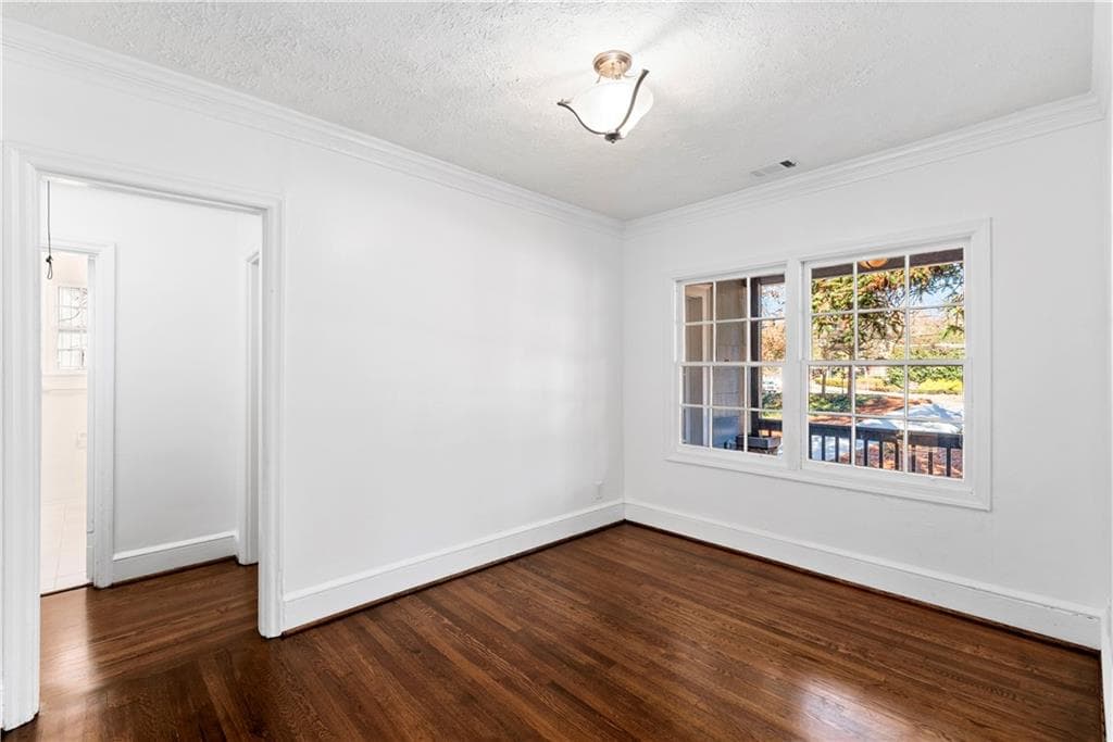 2 bedroom, 1 bathroom triplex for rent at 3310 E Roxboro Road A, Atlanta, GA 30324 for $2,250 a month — photo 6