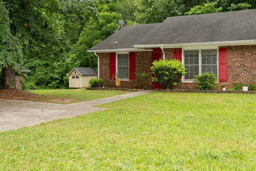 2 bedroom, 1 bathroom, 957 sq ft duplex for rent at 8165 Magnolia Drive, Jonesboro, GA 30238 for $1,145 a month — photo 1 of 15