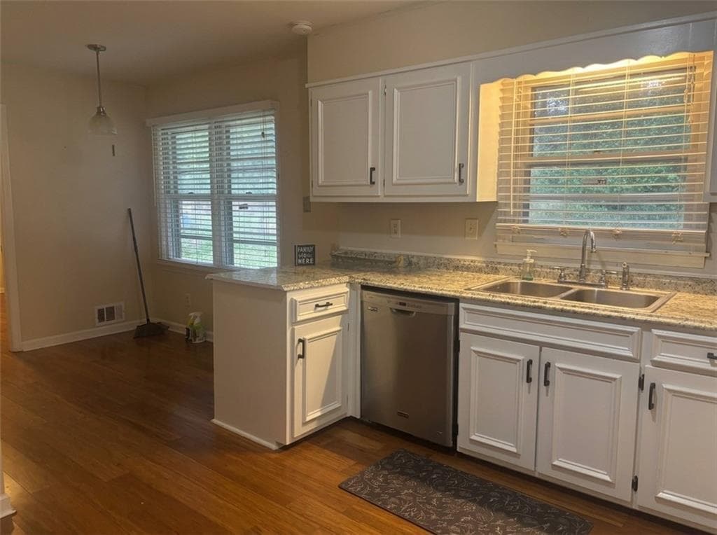3 bedroom, 2 bathroom, 2,016 sq ft single family residence for rent at 4264 Abingdon Drive, Stone Mountain, GA 30083 for $1,990 a month — photo 7