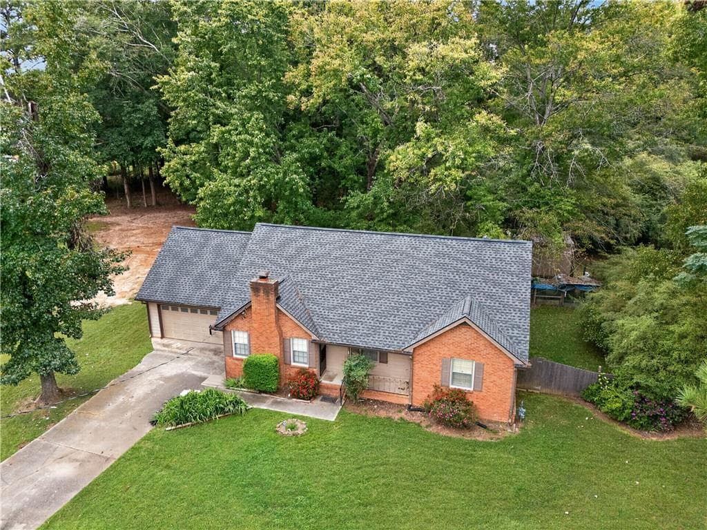 3 bedroom, 2 bathroom, 1,422 sq ft single family residence for sale at 550 Creekwood Court, Conyers, GA 30094 — photo 3