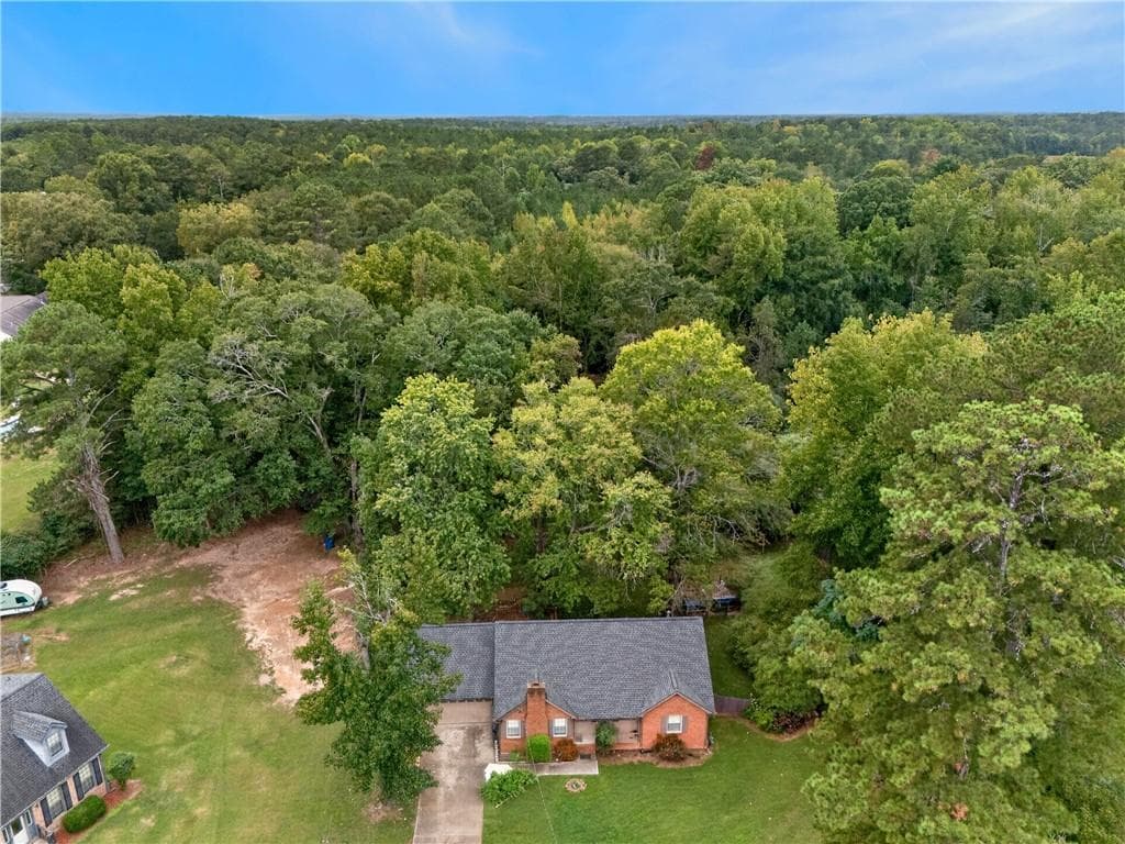 3 bedroom, 2 bathroom, 1,422 sq ft single family residence for sale at 550 Creekwood Court, Conyers, GA 30094 — photo 4