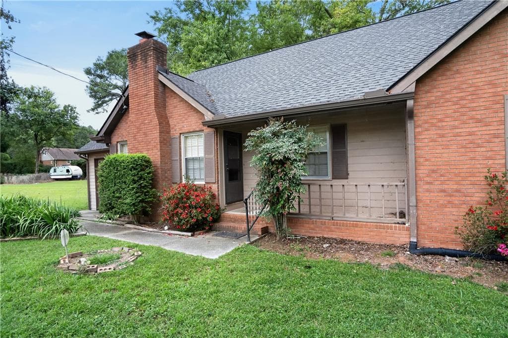 3 bedroom, 2 bathroom, 1,422 sq ft single family residence for sale at 550 Creekwood Court, Conyers, GA 30094 — photo 5