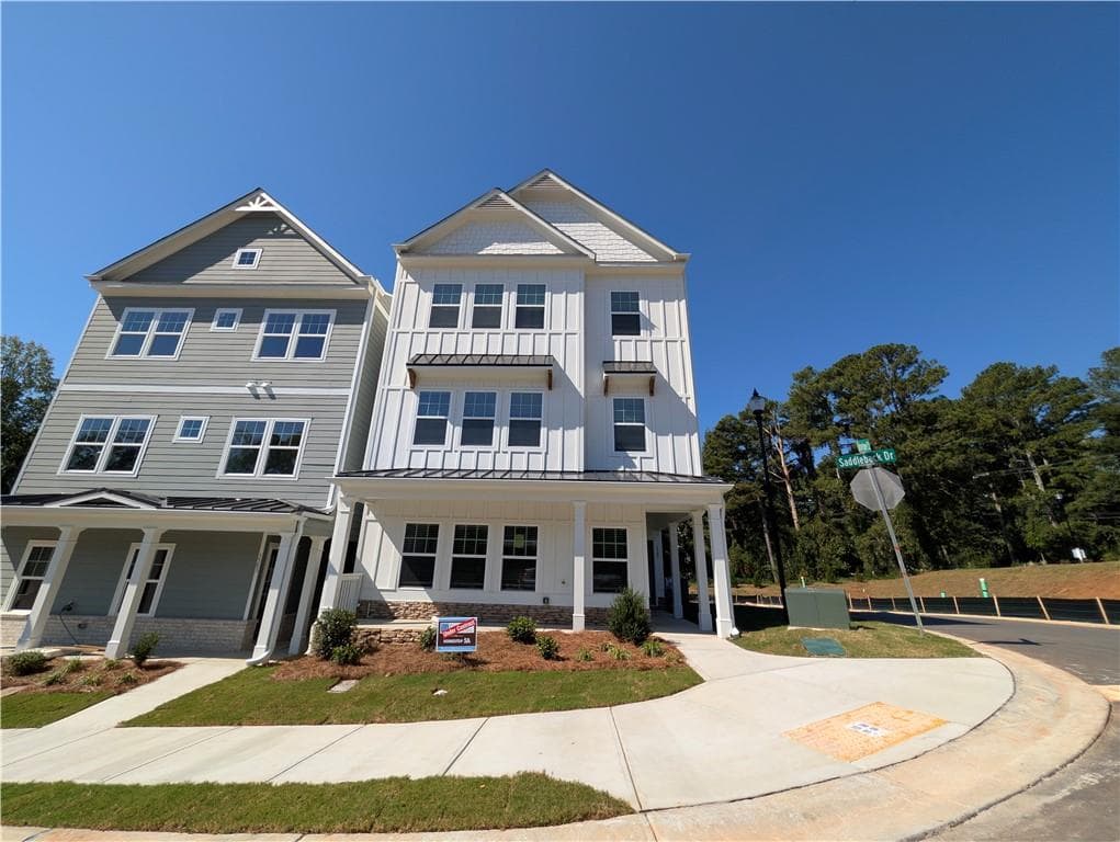 3 bedroom, 3 bathroom, 1,710 sq ft townhouse for sale at 3571 Saddleback Drive, Kennesaw, GA 30144 — photo 1 of 21