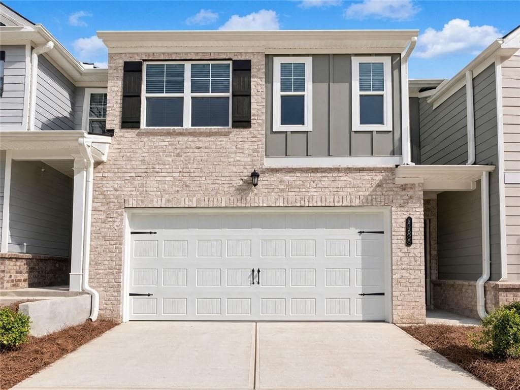4 bedroom, 3 bathroom, 1,805 sq ft townhouse for sale at 6383 Towhee Way, Morrow, GA 30260