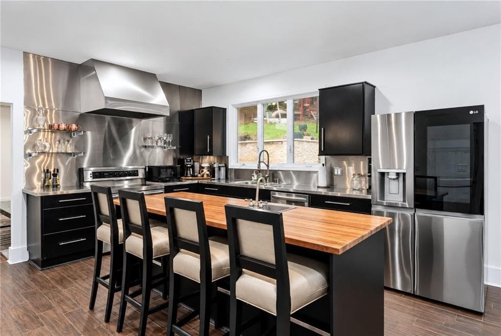 5 bedroom, 5 bathroom, 3,888 sq ft single family residence for rent at 6550 Powers Ferry Road, Sandy Springs, GA 30339 for $10,500 a month — photo 5