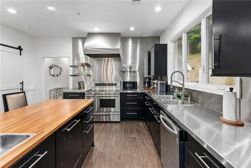 5 bedroom, 5 bathroom, 3,888 sq ft single family residence for rent at 6550 Powers Ferry Road, Sandy Springs, GA 30339 for $10,500 a month — photo 7