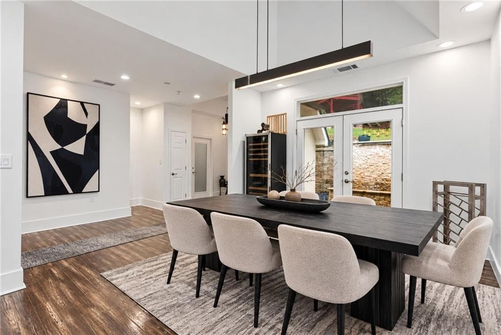 5 bedroom, 5 bathroom, 3,888 sq ft single family residence for rent at 6550 Powers Ferry Road, Sandy Springs, GA 30339 for $10,500 a month — photo 9