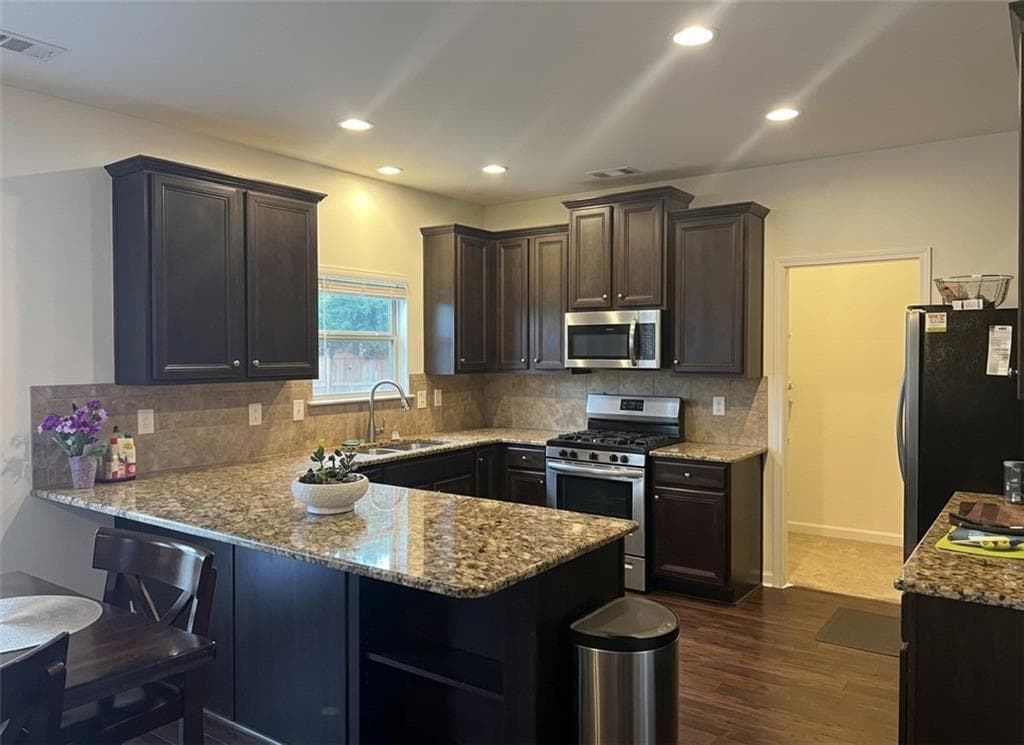 4 bedroom, 3 bathroom, 2,196 sq ft single family residence for rent at 4580 Baldwin Drive, Cumming, GA 30028 for $2,350 a month — photo 5