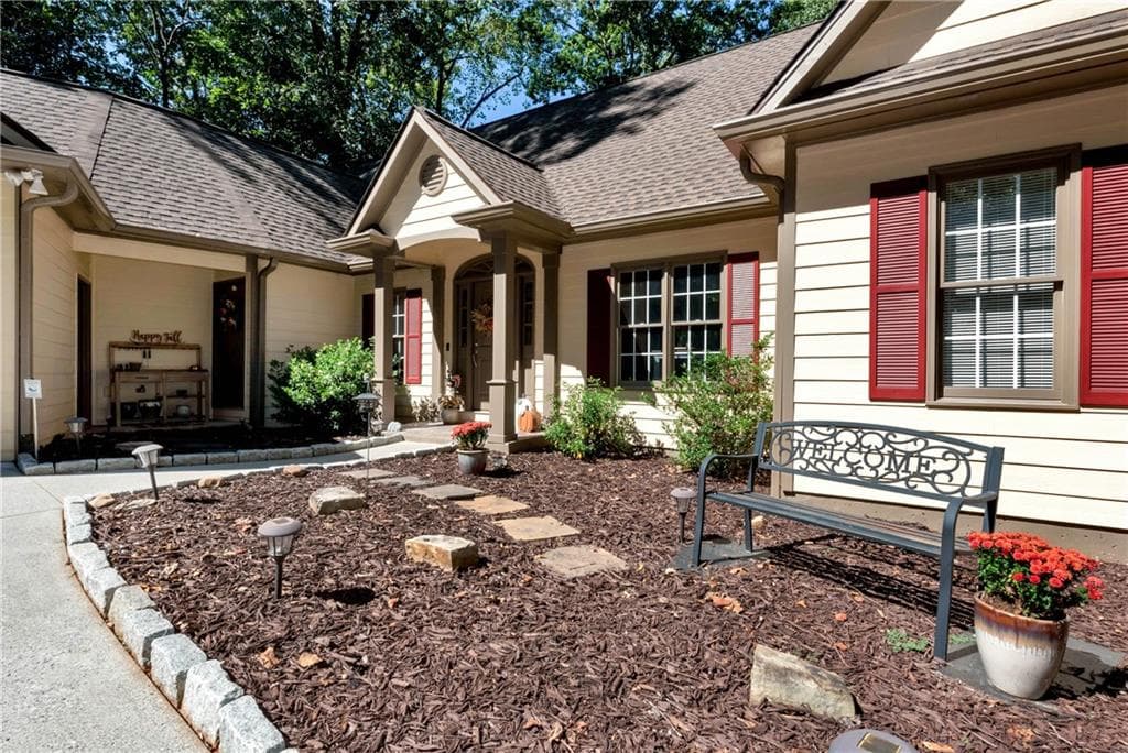 4 bedroom, 4 bathroom, 3,946 sq ft single family residence for sale at 55 Sundown Way, Dawsonville, GA 30534 — photo 4