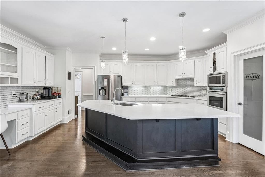 7 bedroom, 5 bathroom, 5,655 sq ft single family residence for sale at 1091 Fieldstone Trail, Milton, GA 30004 — photo 5