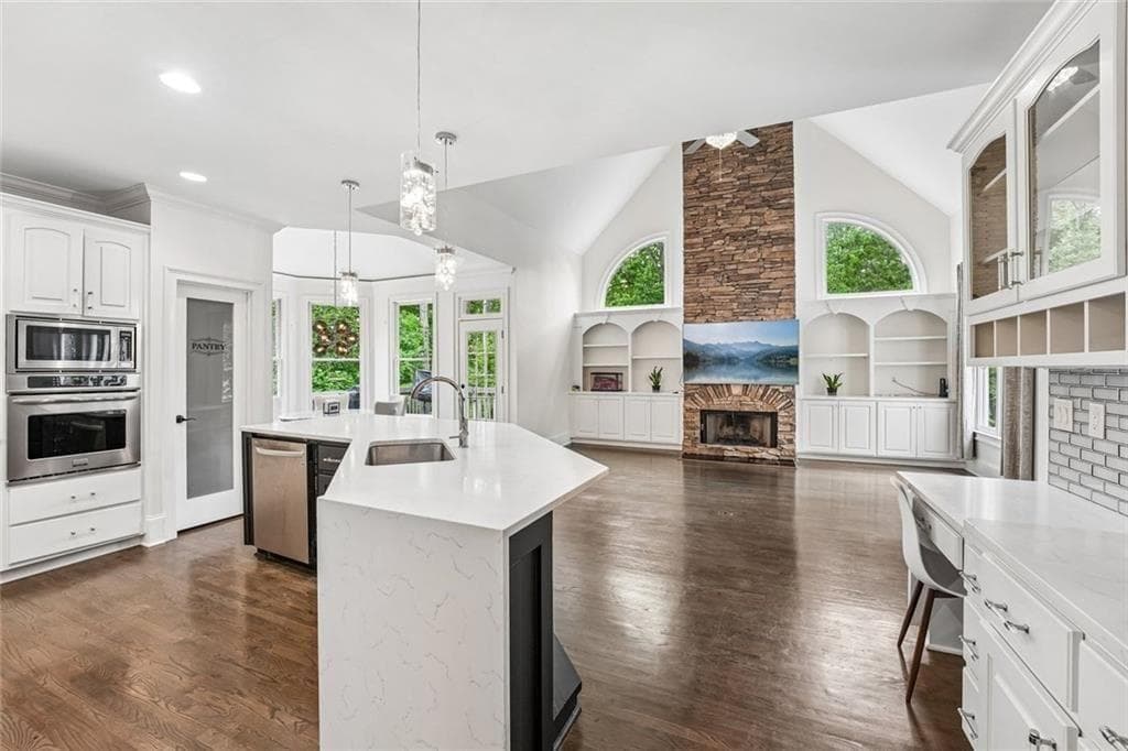 7 bedroom, 5 bathroom, 5,655 sq ft single family residence for sale at 1091 Fieldstone Trail, Milton, GA 30004 — photo 10