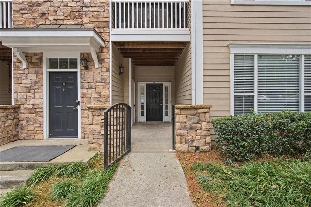 2 bedroom, 1 bathroom, 1,136 sq ft condominium for rent at 2400 Cumberland Parkway 711, Atlanta, GA 30339 for $2,100 a month — photo 2