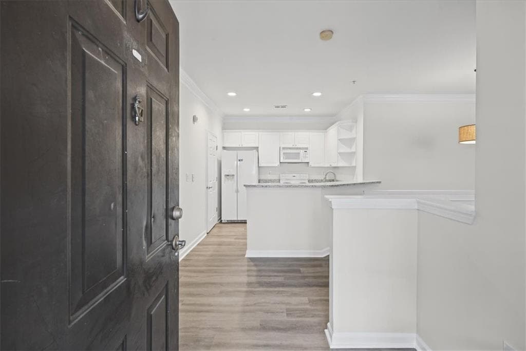 2 bedroom, 1 bathroom, 1,136 sq ft condominium for rent at 2400 Cumberland Parkway 711, Atlanta, GA 30339 for $2,100 a month — photo 3