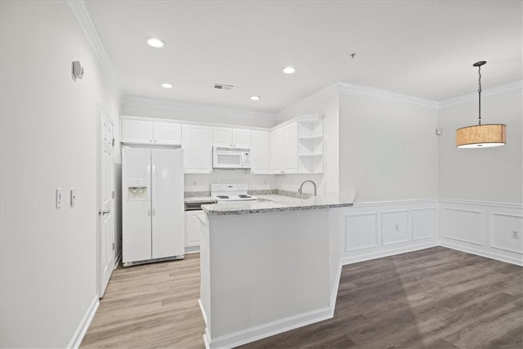 2 bedroom, 1 bathroom, 1,136 sq ft condominium for rent at 2400 Cumberland Parkway 711, Atlanta, GA 30339 for $2,100 a month — photo 7