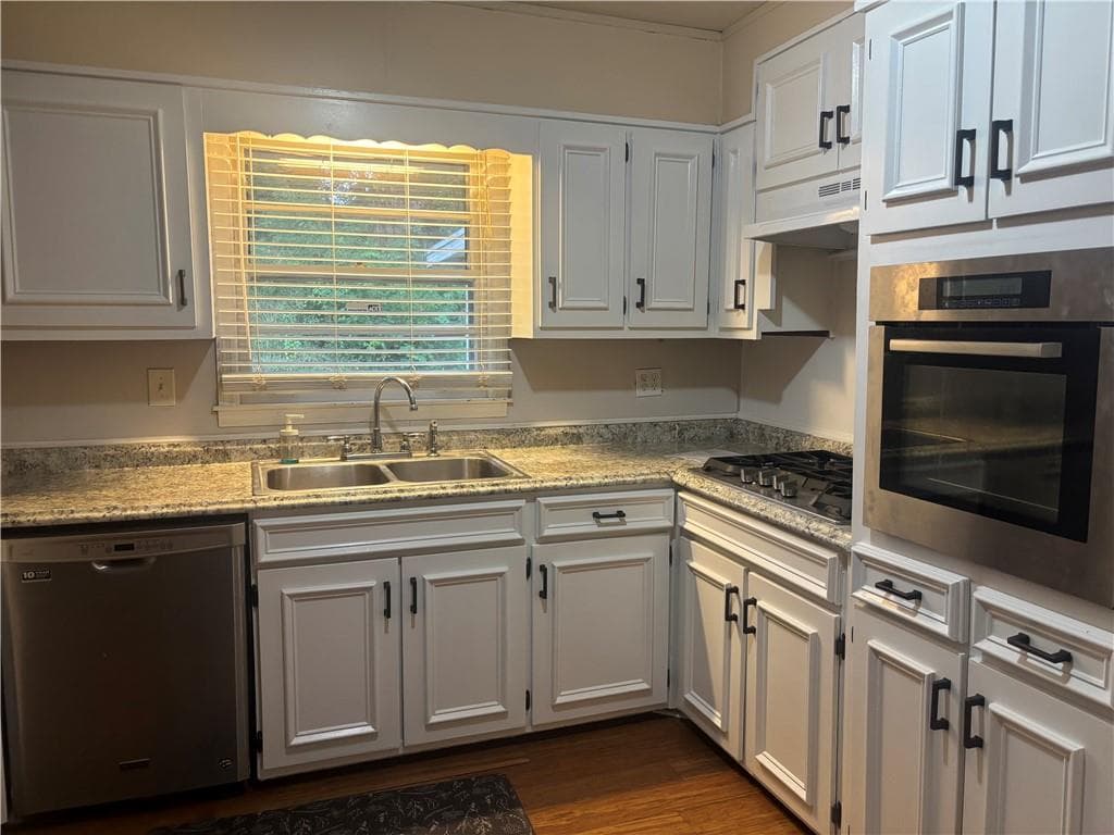 3 bedroom, 2 bathroom, 2,016 sq ft single family residence for rent at 4264 Abingdon Drive, Stone Mountain, GA 30083 for $1,990 a month — photo 9