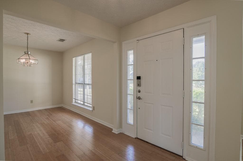 4 bedroom, 3 bathroom, 1,930 sq ft single family residence under contract at 4658 Gravel Court, Acworth, GA 30102 — photo 6