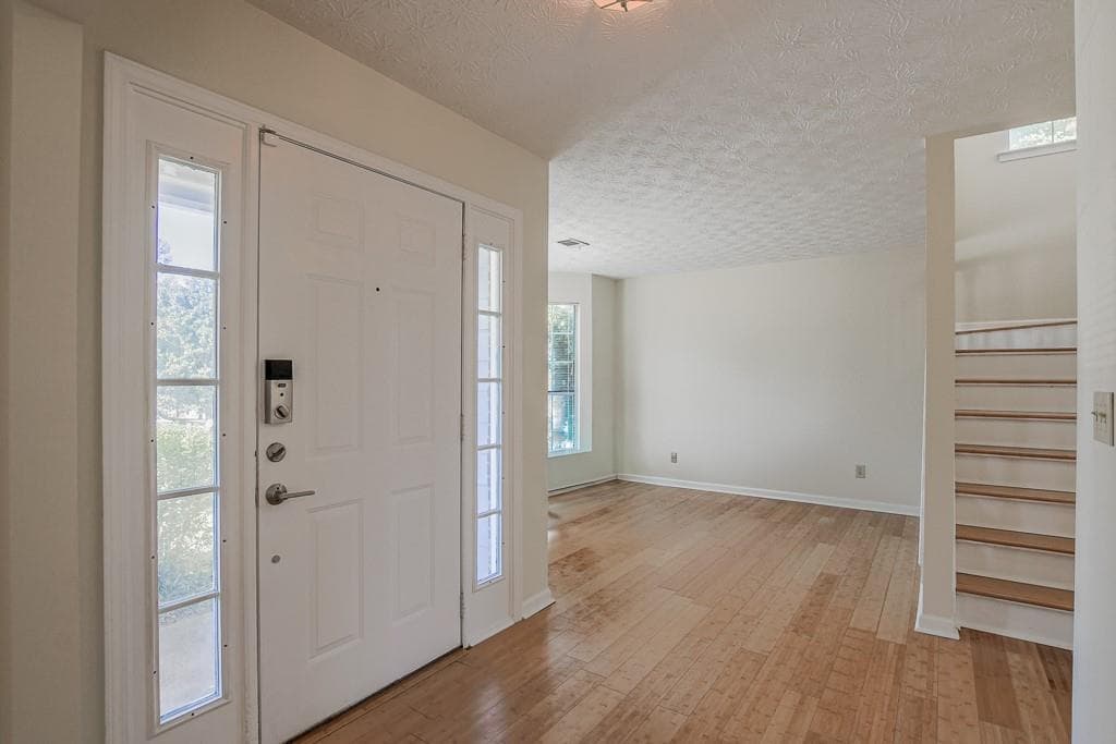 4 bedroom, 3 bathroom, 1,930 sq ft single family residence under contract at 4658 Gravel Court, Acworth, GA 30102 — photo 7