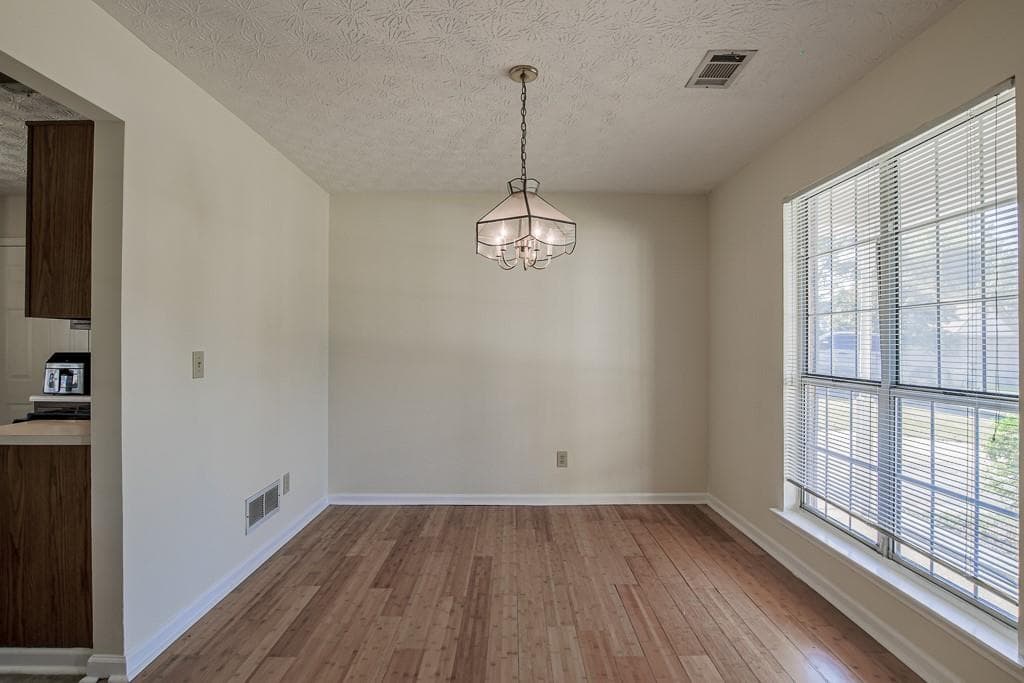 4 bedroom, 3 bathroom, 1,930 sq ft single family residence under contract at 4658 Gravel Court, Acworth, GA 30102 — photo 8