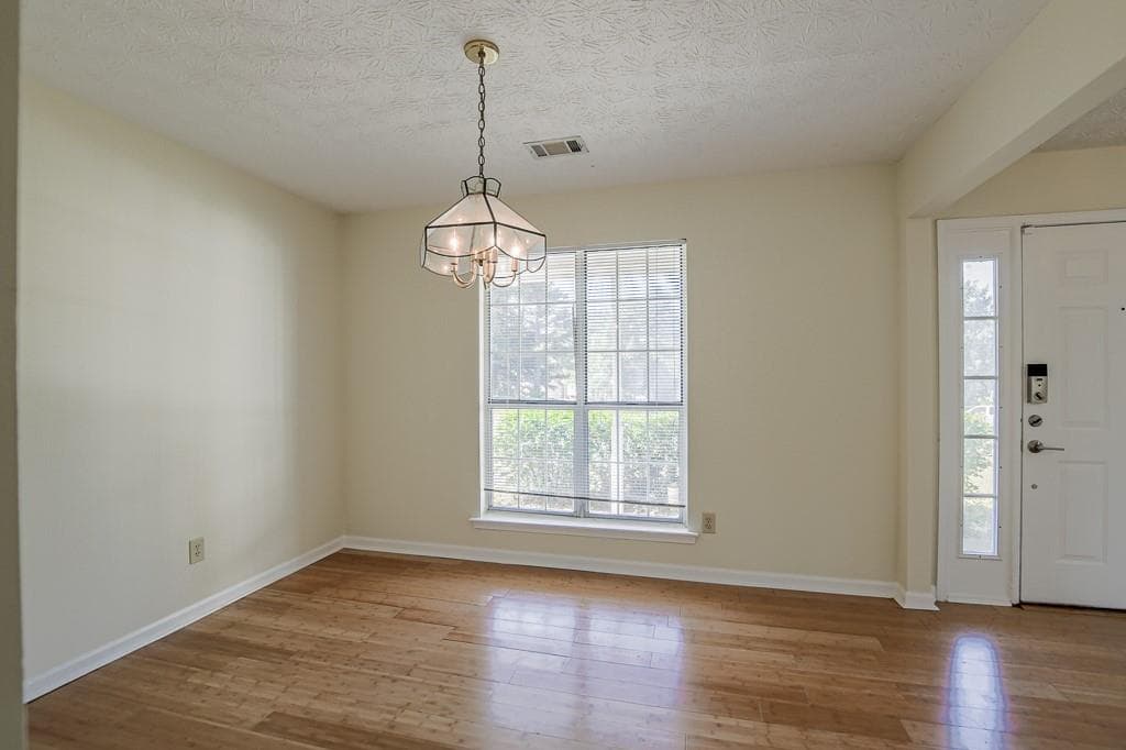 4 bedroom, 3 bathroom, 1,930 sq ft single family residence under contract at 4658 Gravel Court, Acworth, GA 30102 — photo 9