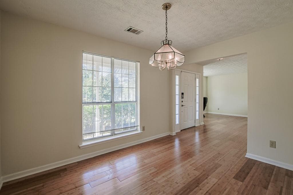 4 bedroom, 3 bathroom, 1,930 sq ft single family residence under contract at 4658 Gravel Court, Acworth, GA 30102 — photo 10