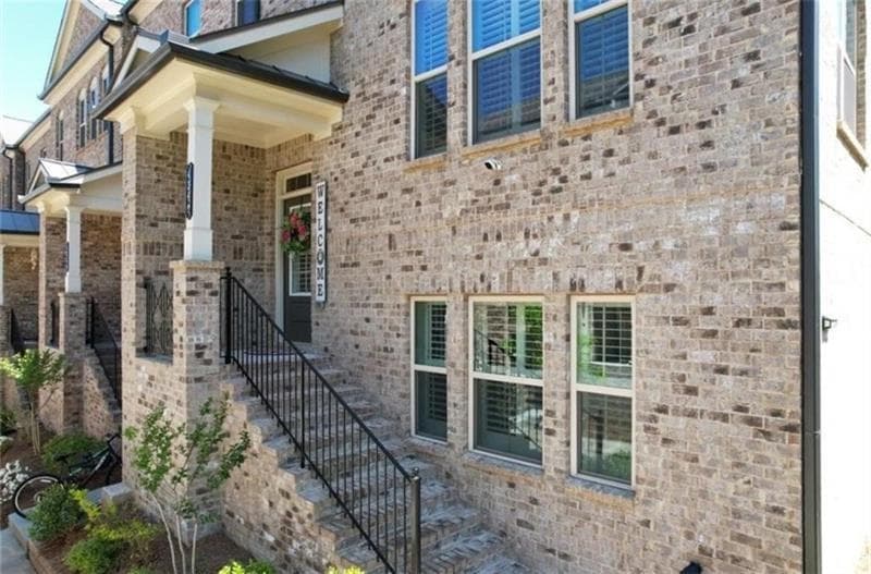 4 bedroom, 4 bathroom, 2,600 sq ft townhouse for rent at 4260 Essex Pond Way, Cumming, GA 30040 for $2,900 a month — photo 2