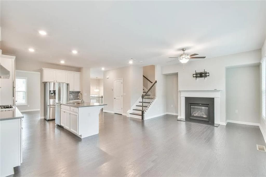 4 bedroom, 4 bathroom, 1,872 sq ft townhouse for rent at 381 Provenance Drive, Sandy Springs, GA 30328 for $3,650 a month — photo 9