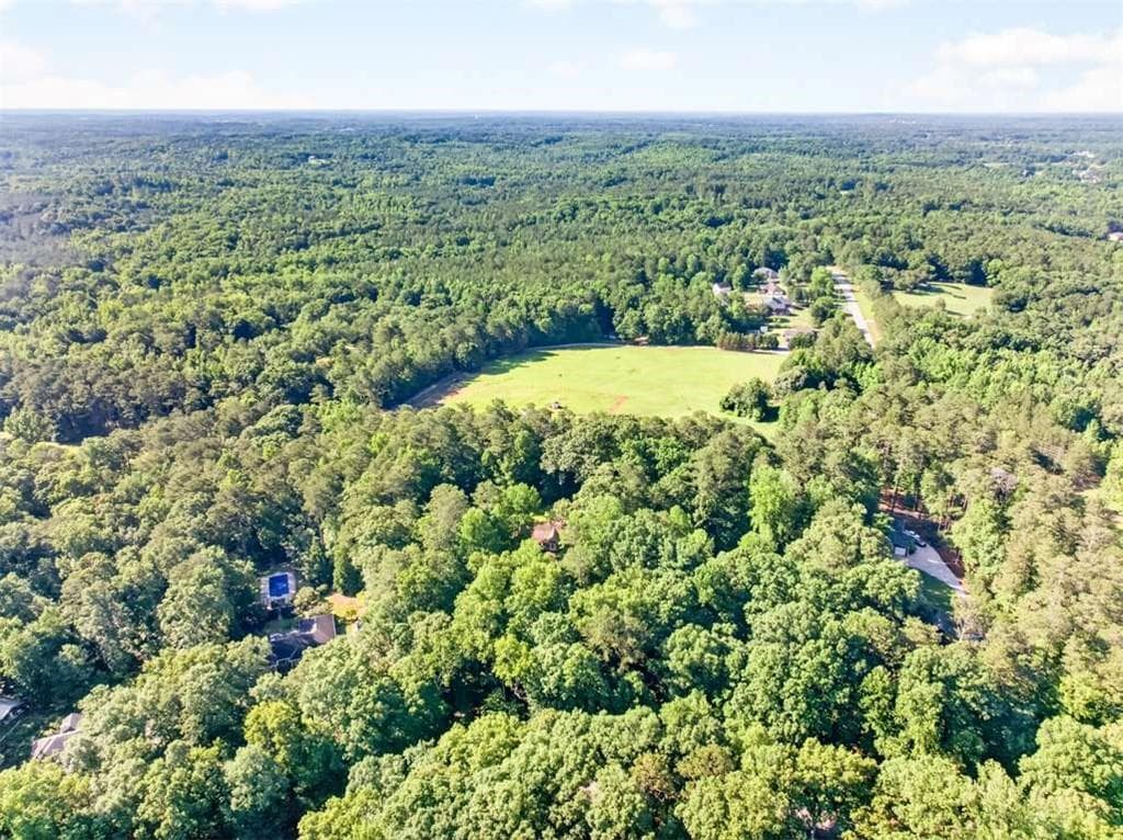 3 bedroom, 2 bathroom, 2,616 sq ft single family residence for sale at 20 Tabor Forest Drive, Oxford, GA 30054 — photo 8