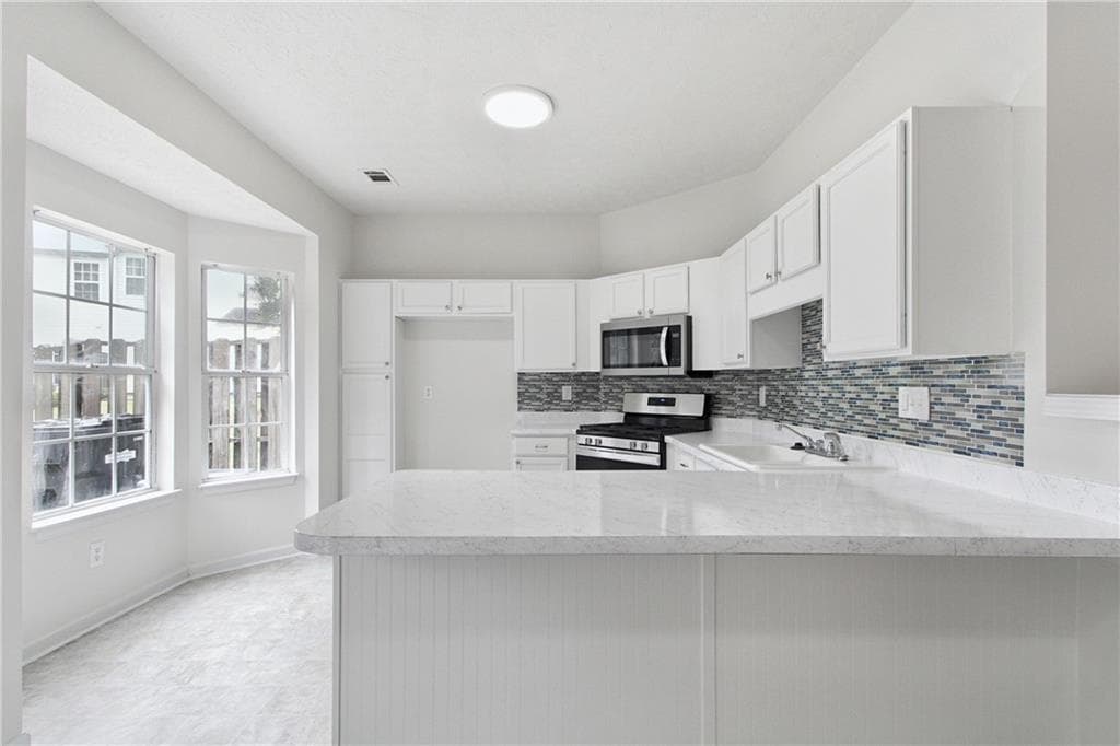 2 bedroom, 3 bathroom, 1,399 sq ft townhouse for sale at 409 Timber Gate Drive, Lawrenceville, GA 30045 — photo 8