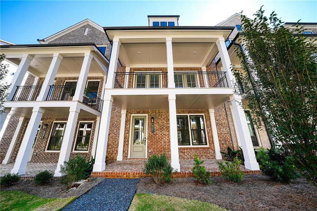 3 bedroom, 4 bathroom, 2,178 sq ft townhouse for rent at 2199 Wexford Drive, Brookhaven, GA 30319 for $3,950 a month — photo 1 of 33
