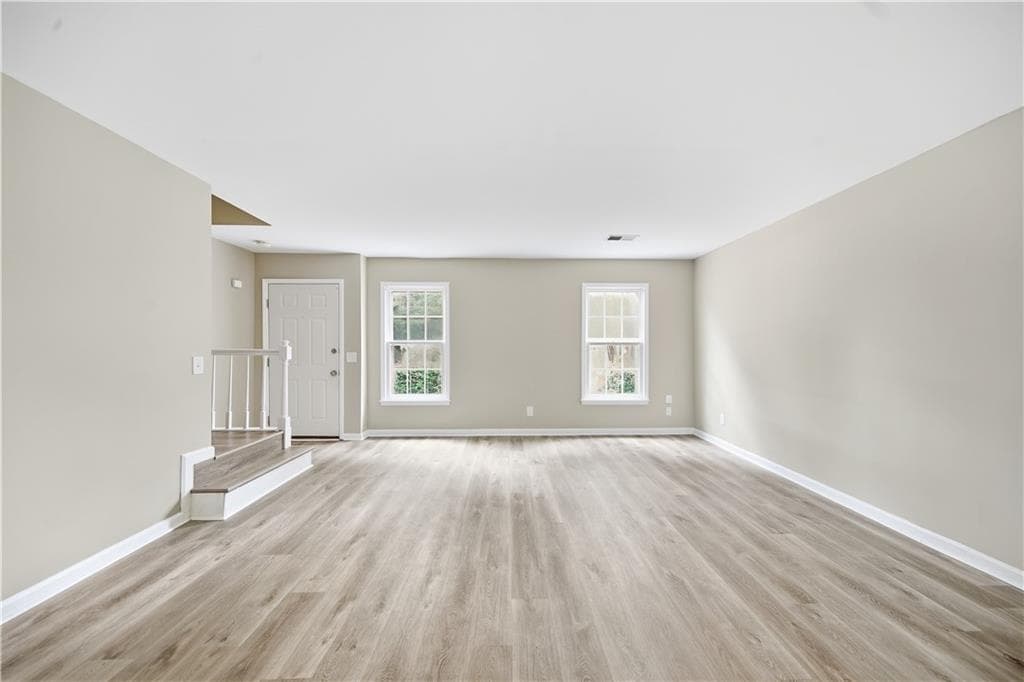 1 bedroom, 2 bathroom, 1,240 sq ft townhouse for sale at 992 Old Holcomb Bridge Road, Roswell, GA 30076 — photo 3