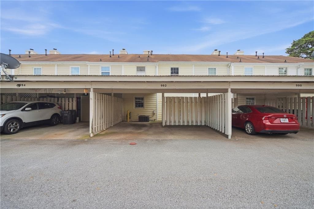 1 bedroom, 2 bathroom, 1,240 sq ft townhouse for sale at 992 Old Holcomb Bridge Road, Roswell, GA 30076 — photo 5