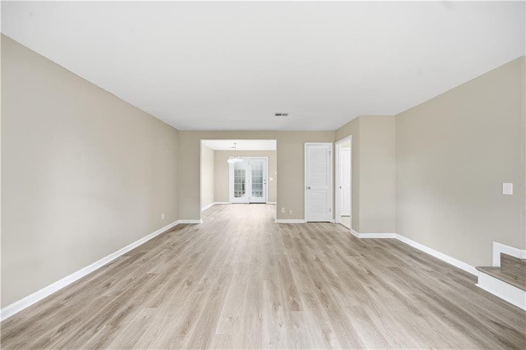1 bedroom, 2 bathroom, 1,240 sq ft townhouse for sale at 992 Old Holcomb Bridge Road, Roswell, GA 30076 — photo 6