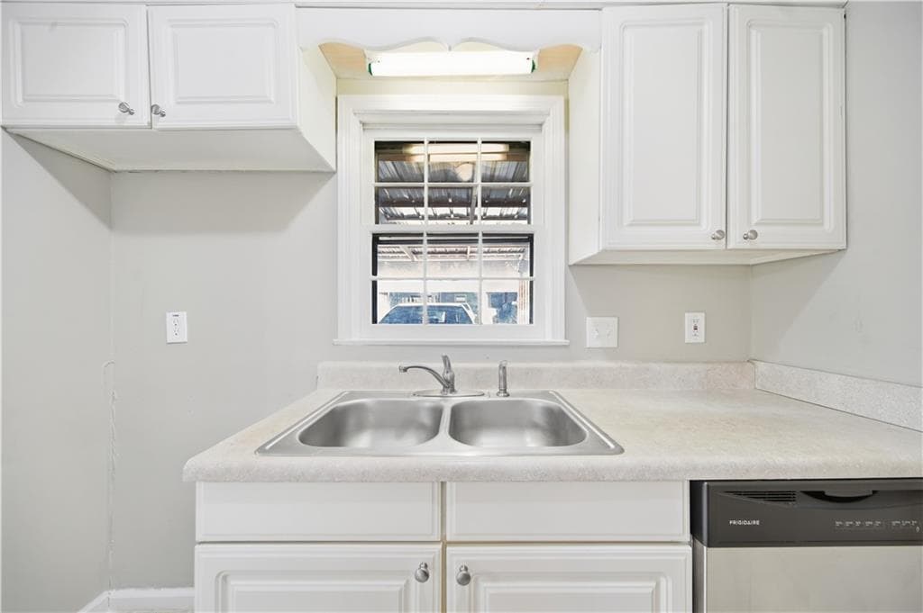 1 bedroom, 2 bathroom, 1,240 sq ft townhouse for sale at 992 Old Holcomb Bridge Road, Roswell, GA 30076 — photo 10