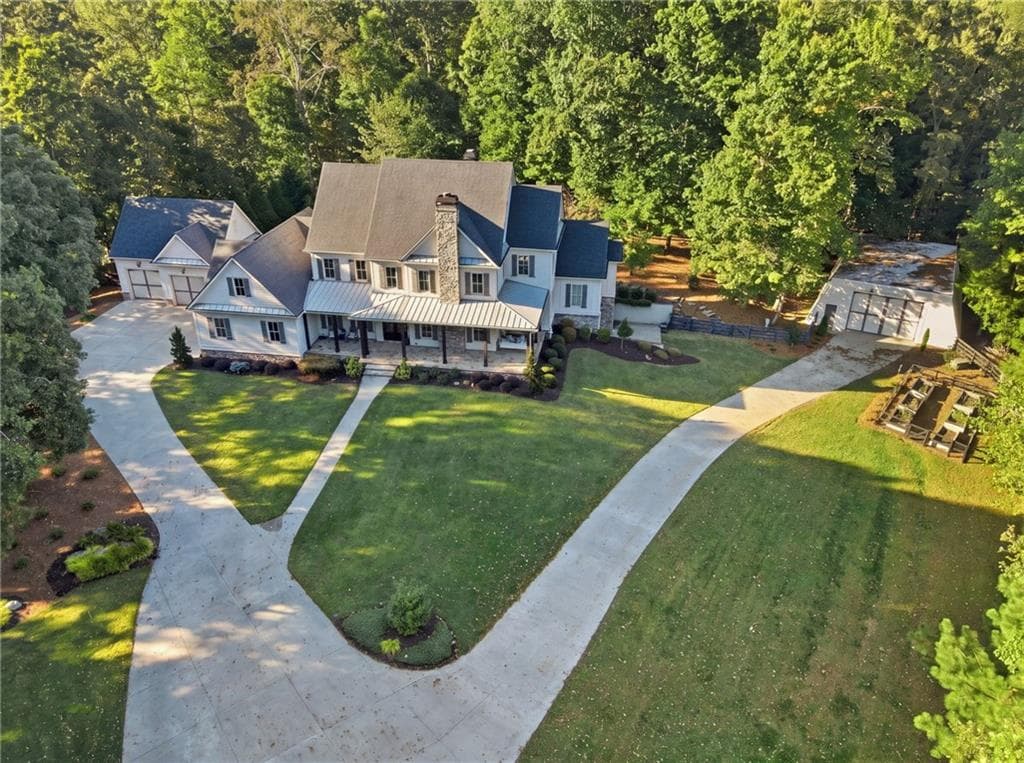 6 bedroom, 7 bathroom, 6,783 sq ft single family residence for sale at 1745 Dinsmore Road, Milton, GA 30004 — photo 2