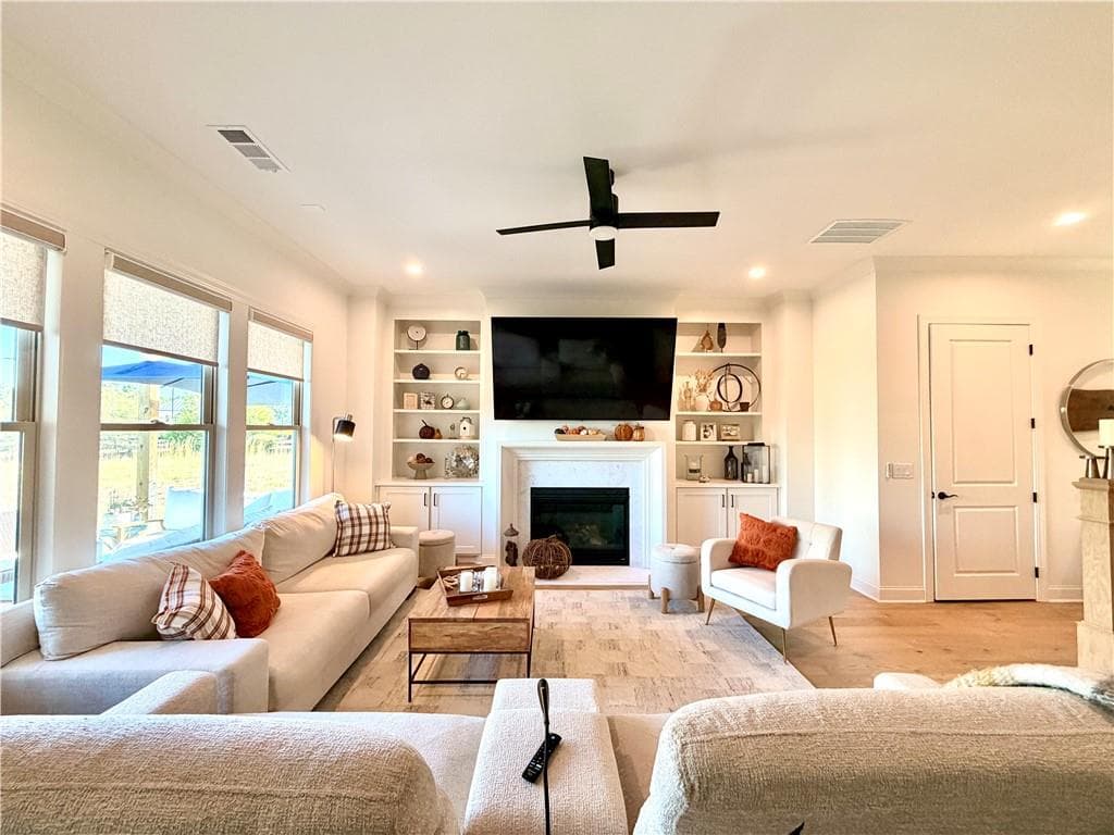 3 bedroom, 3 bathroom, 2,734 sq ft single family residence for sale at 804 Lakemont Drive, Canton, GA 30114 — photo 6