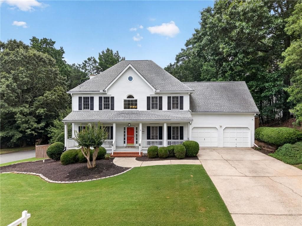 6 bedroom, 4 bathroom, 5,262 sq ft single family residence for rent at 10630 Wren Ridge Road, Johns Creek, GA 30022 for $3,800 a month — photo 2