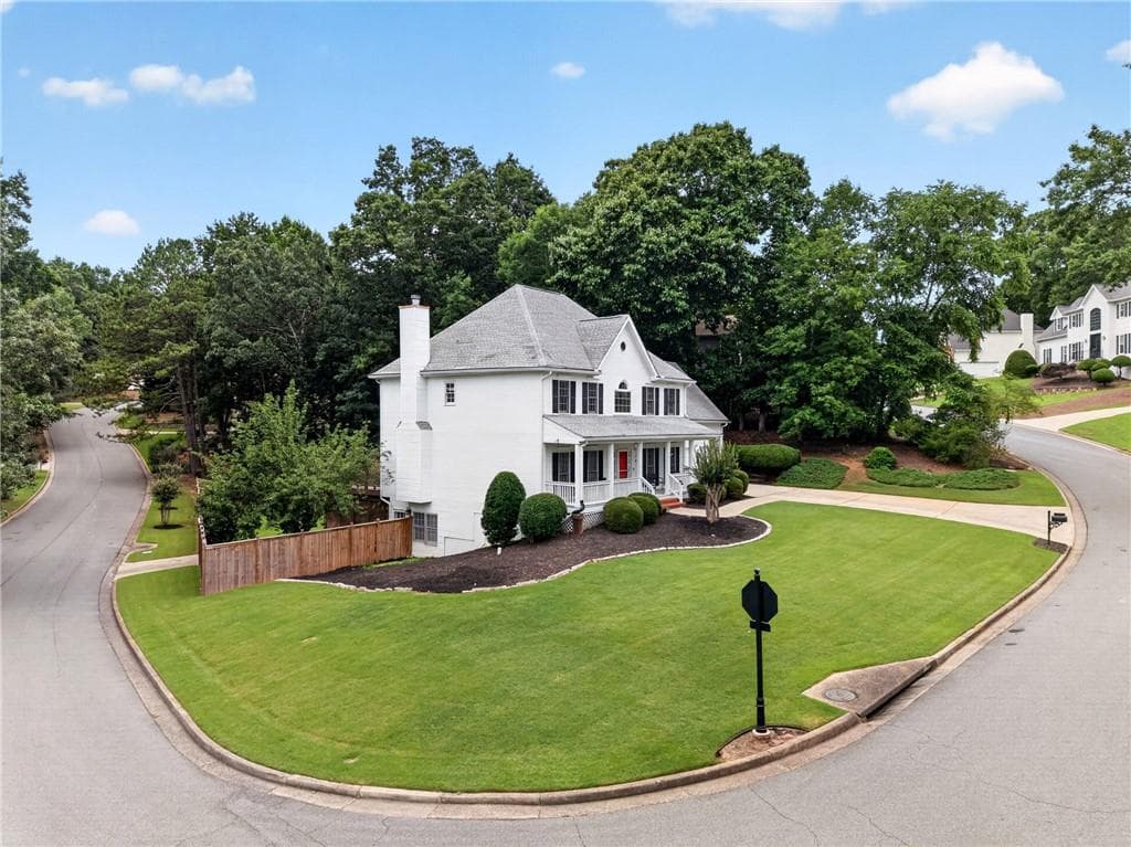 6 bedroom, 4 bathroom, 5,262 sq ft single family residence for rent at 10630 Wren Ridge Road, Johns Creek, GA 30022 for $3,800 a month — photo 4