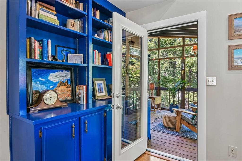 4 bedroom, 4 bathroom, 3,558 sq ft single family residence for sale at 4871 Miller Farms Court, Peachtree Corners, GA 30096 — photo 7