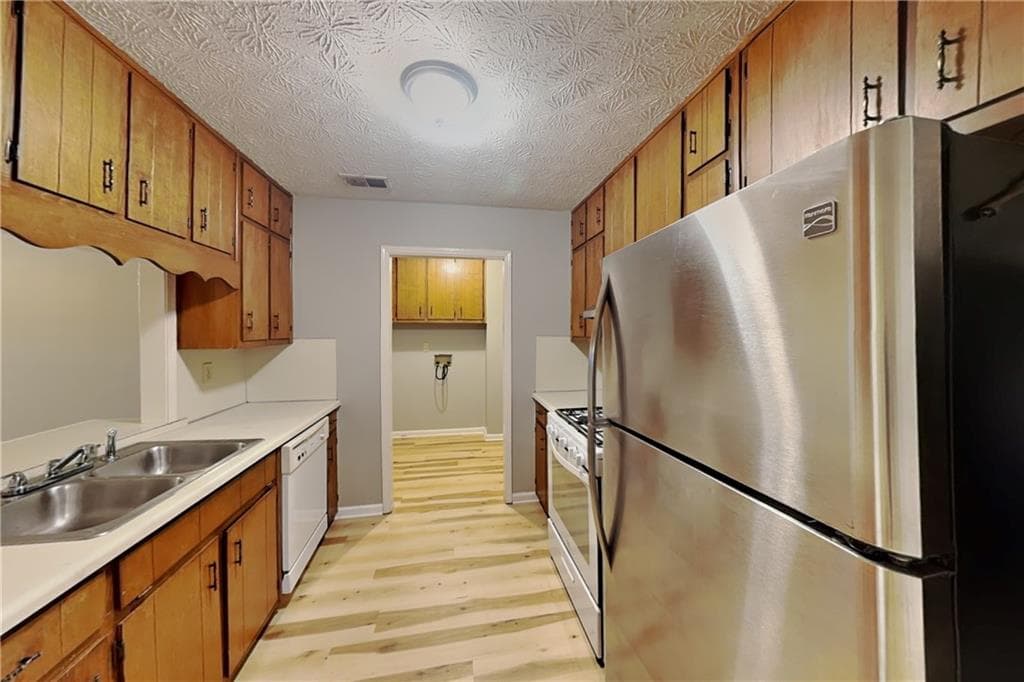 3 bedroom, 2 bathroom, 1,274 sq ft triplex for rent at 2112 Fairway Court Apt C, Conyers, GA 30013 for $1,445 a month — photo 7