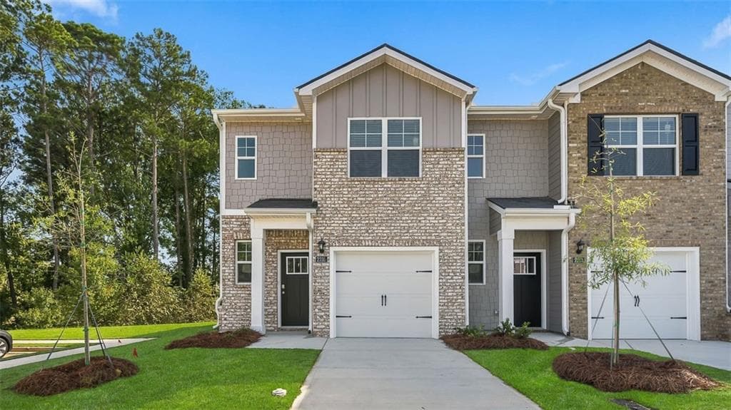 3 bedroom, 3 bathroom, 1,475 sq ft townhouse for sale at 2231 Windward Rd, Stone Mountain, GA 30088
