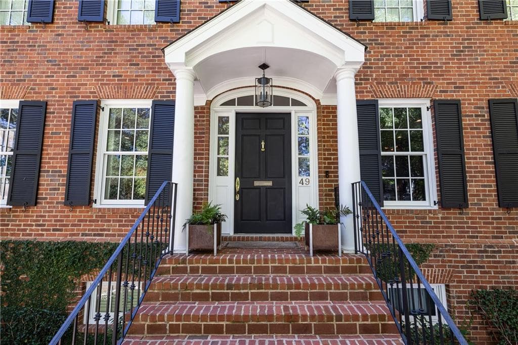6 bedroom, 6 bathroom, 5,500 sq ft single family residence under contract at 49 Huntington Road, Atlanta, GA 30309 — photo 3
