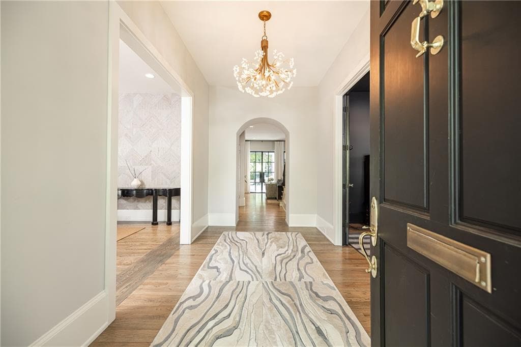 6 bedroom, 6 bathroom, 5,500 sq ft single family residence under contract at 49 Huntington Road, Atlanta, GA 30309 — photo 4