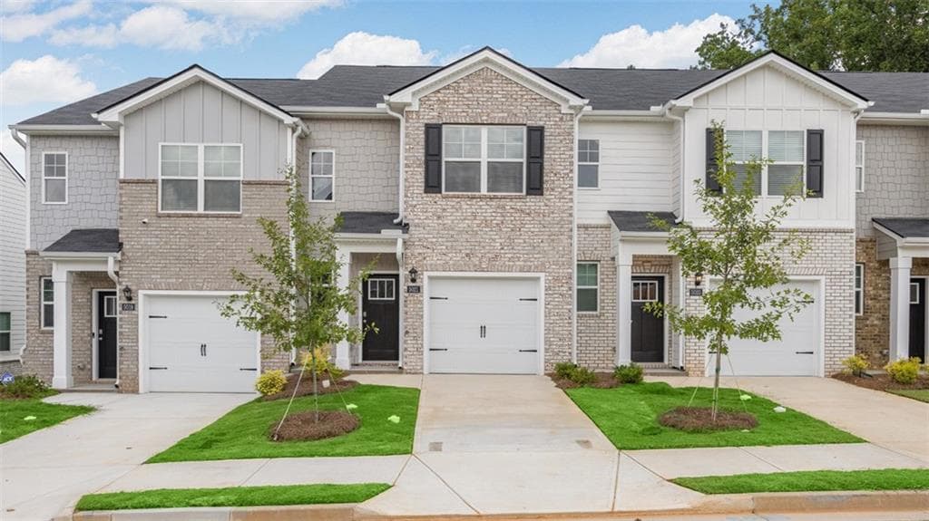 3 bedroom, 3 bathroom, 1,425 sq ft townhouse for sale at 2260 Moss Hill Rd, Stone Mountain, GA 30088