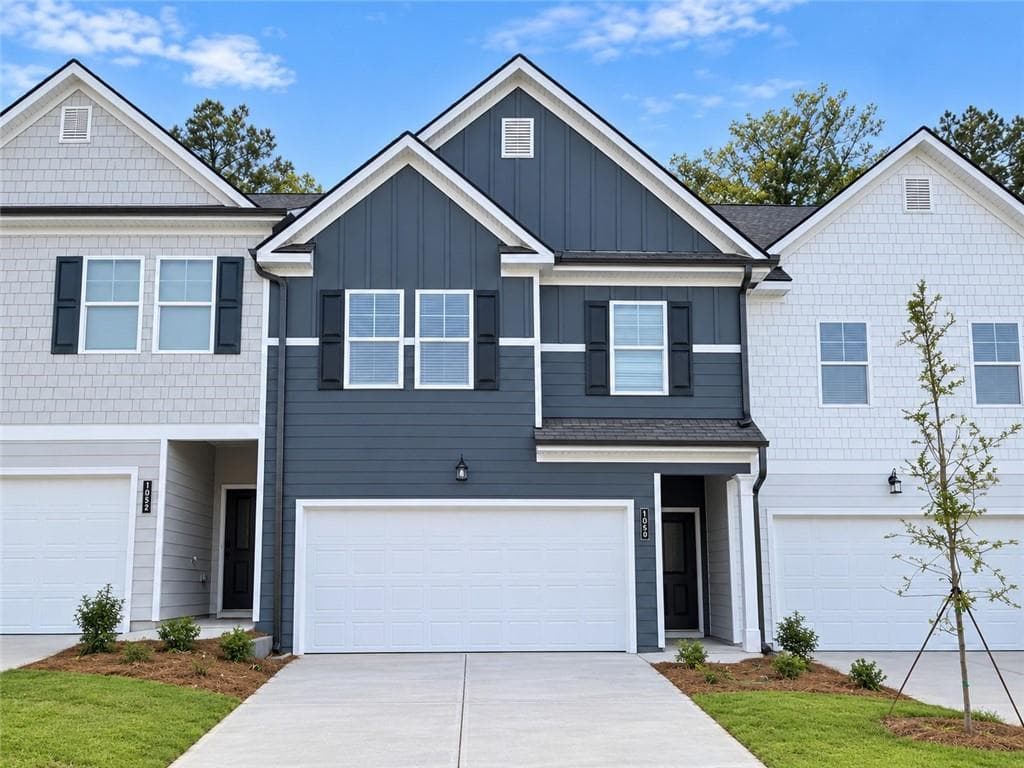 3 bedroom, 3 bathroom, 1,697 sq ft townhouse for sale at 1050 Merritt Drive 26, Villa Rica, GA 30180