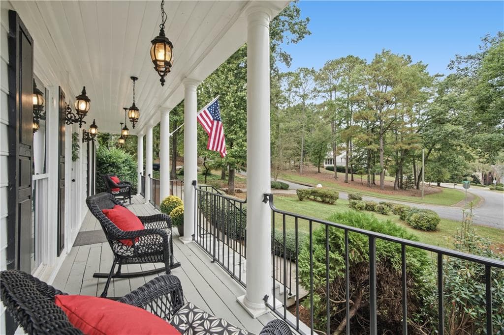 4 bedroom, 4 bathroom, 3,177 sq ft single family residence for sale at 613 Leah Drive, Powder Springs, GA 30127 — photo 4
