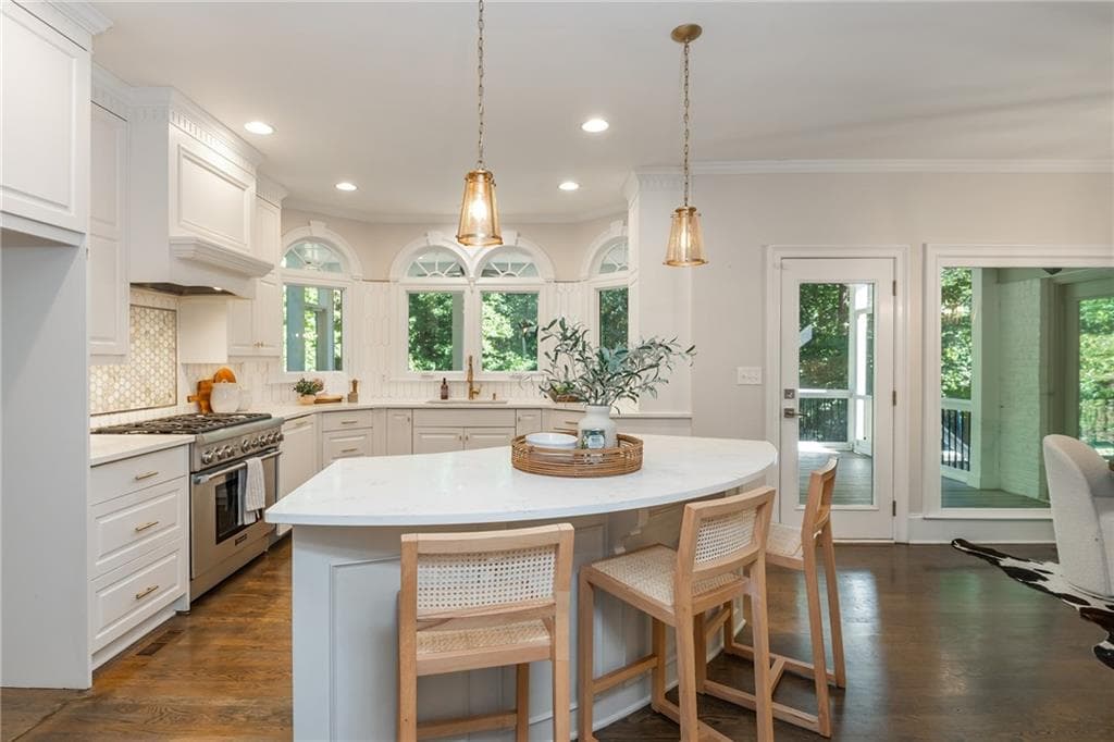 5 bedroom, 5 bathroom, 5,037 sq ft single family residence for sale at 1670 Highgrove Club Drive, Milton, GA 30004 — photo 2
