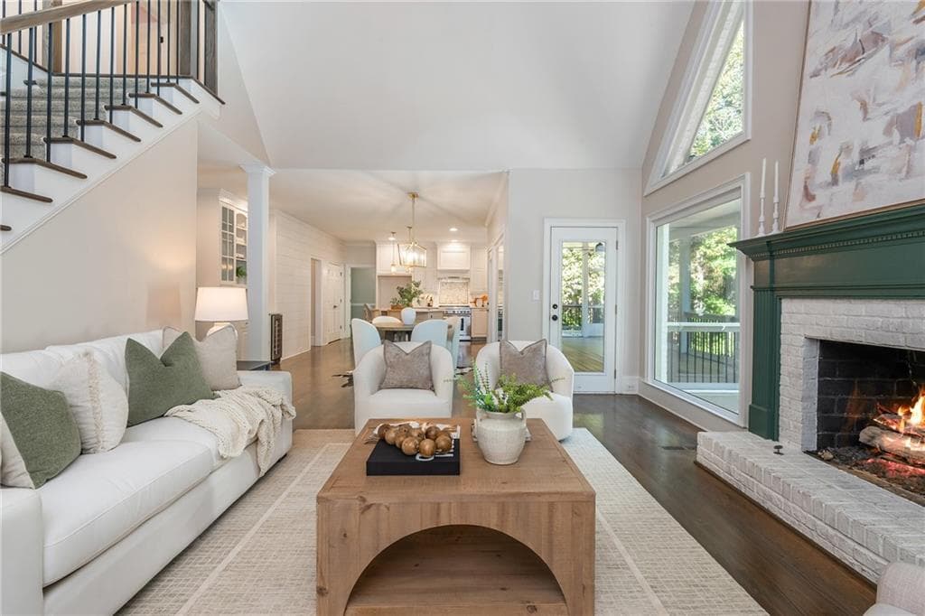 5 bedroom, 5 bathroom, 5,037 sq ft single family residence for sale at 1670 Highgrove Club Drive, Milton, GA 30004 — photo 3