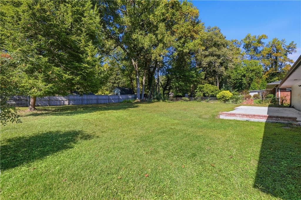 4 bedroom, 2 bathroom, 1,768 sq ft single family residence for sale at 524 Sybil Lane, Marietta, GA 30067 — photo 6