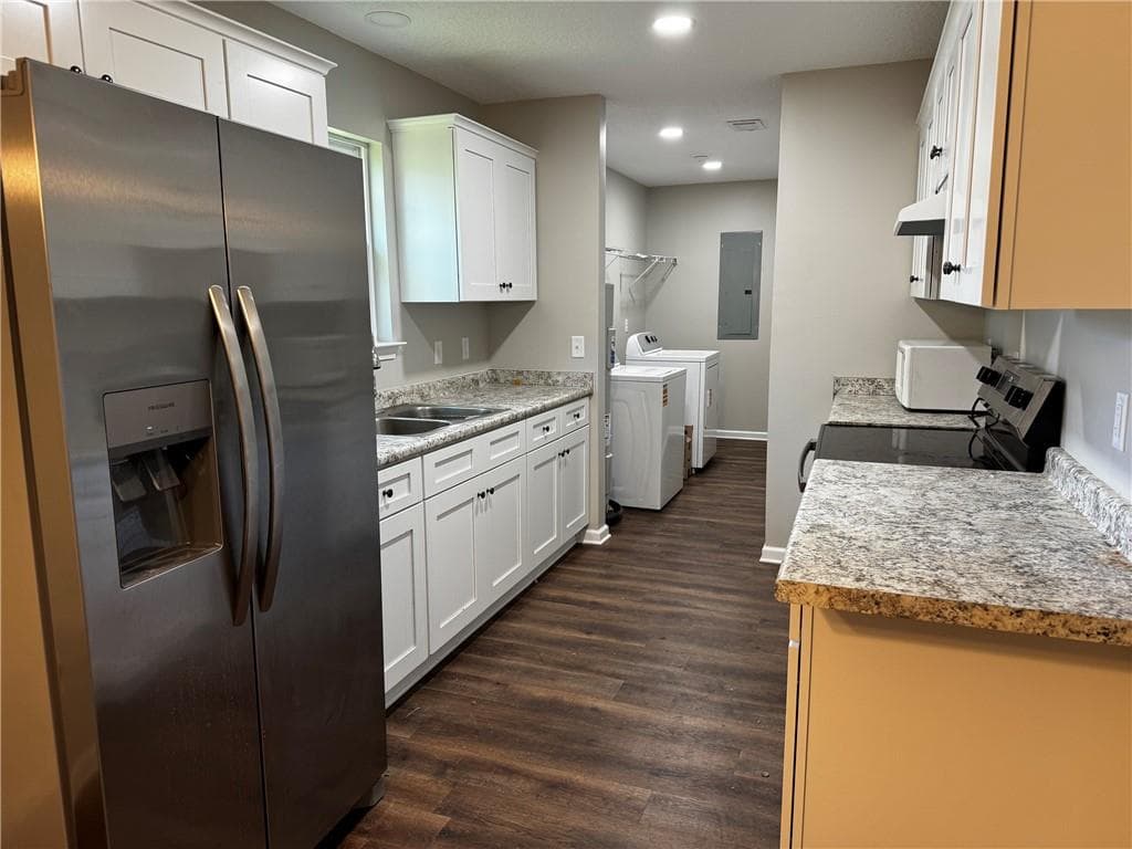 3 bedroom, 2 bathroom, 1,200 sq ft single family residence for sale at 994 Smith Avenue, Douglas, GA 31533 — photo 3