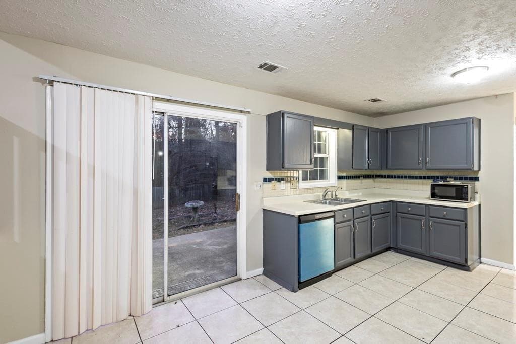 3 bedroom, 3 bathroom, 1,632 sq ft single family residence for rent at 1250 Opal Circle, Lawrenceville, GA 30043 for $1,995 a month — photo 8